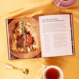 Harry Potter Afternoon Tea Magic: Official Snacks, Sips and Sweets Inspired by the Wizarding World 